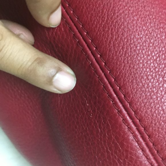 Authentic Michael Kors Medium Slouchy Cherry Leather Shoulder Bag - Picture 12 of 15